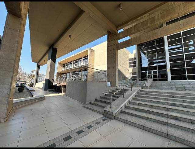 299M² OFFICE TO LET IN ECO PARK ESTATE